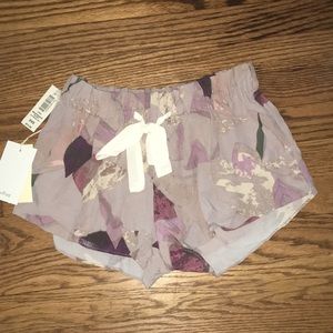 Wilfred montroughe short ashen/Balkan